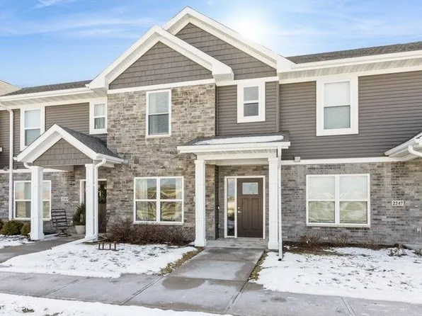 2245 Saint Andrews Dr, North Liberty, IA 52317