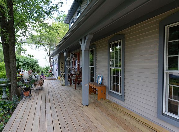 3rd image of 880 S Naper Plainfield