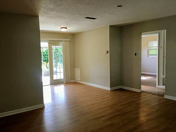 2nd image of 3415 Elder St