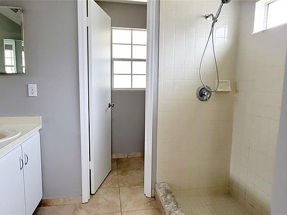 5th image of 3017 Stillwater Dr