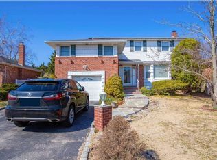 1174 Day St, Seaford, NY 11783
