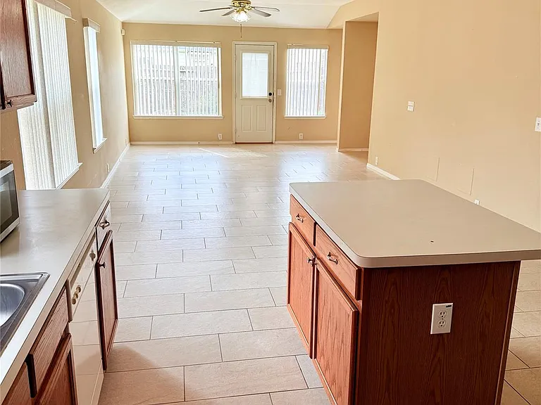 10610 Sugar Place Ct — Photo 8