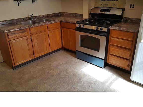 3rd image of 3417 Livingston St