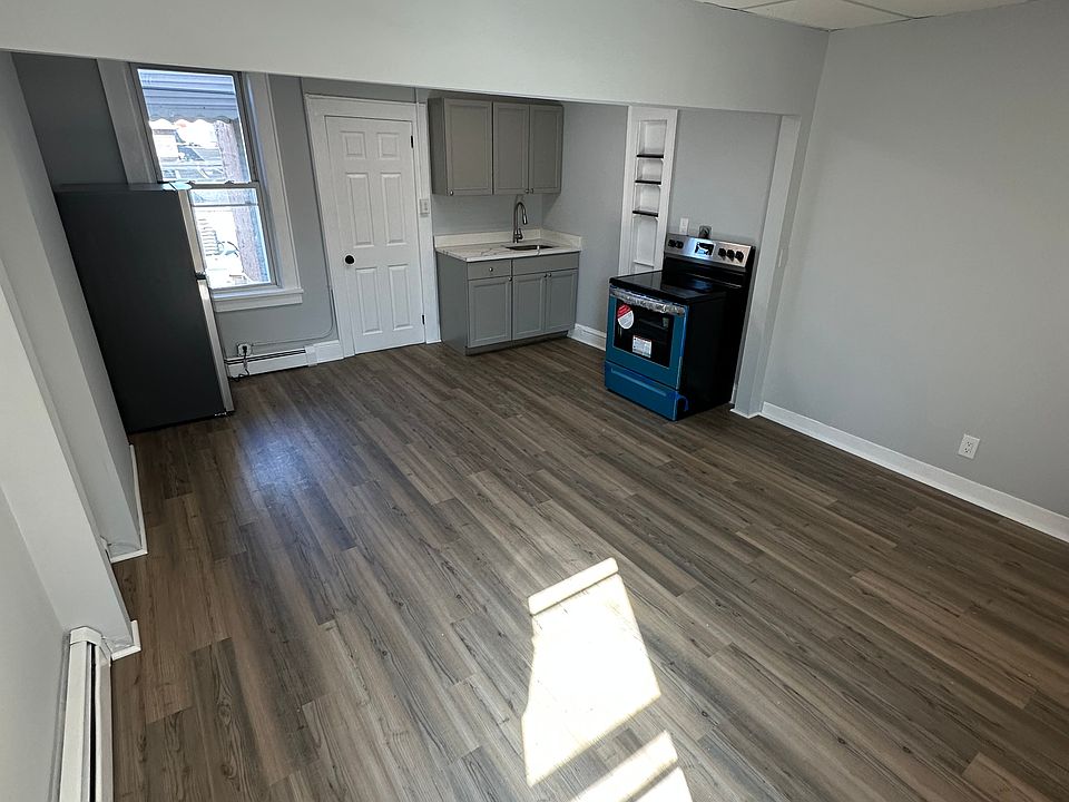 1st image of 1153 Main Ave APT 3
