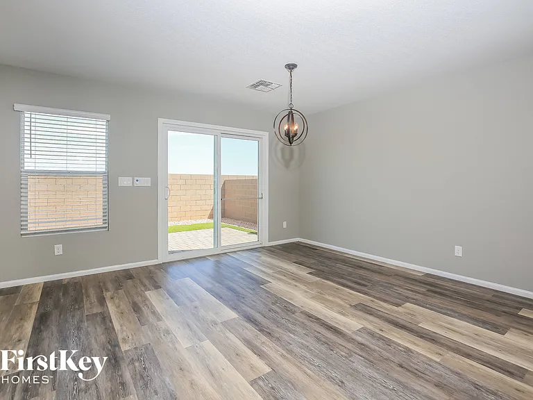 9450 Yorkshire Coast Ave — Photo 4