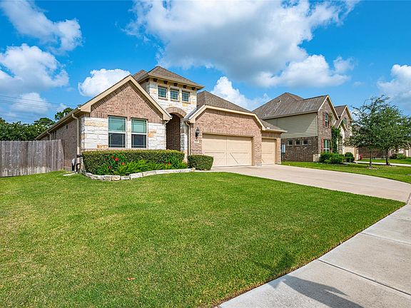 4th image of 3216 Parker Dr