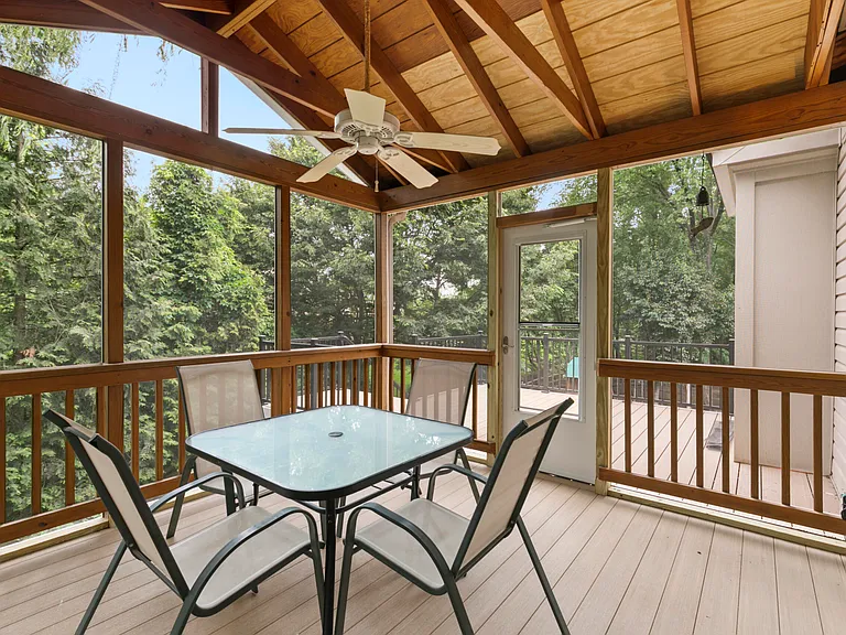 46450 Saffron Ct — Photo 17