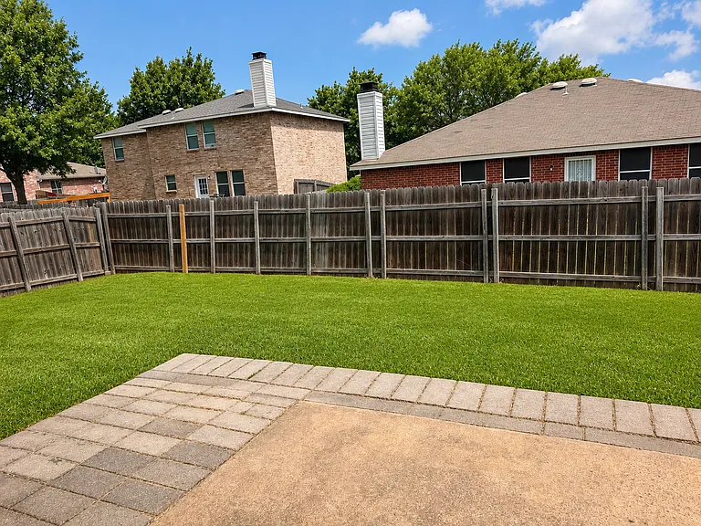 1216 Wisdom Dr — Photo 2