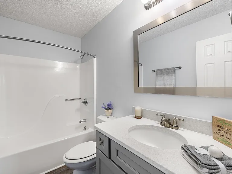 Riverview Apartments — Photo 9