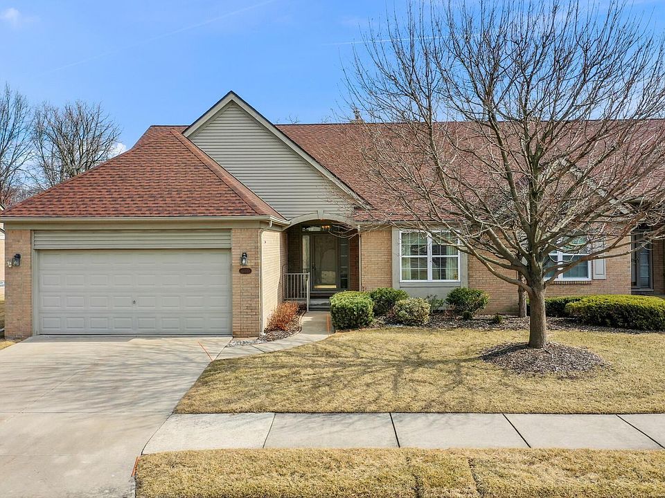 1st image of 43330 Cove Dr