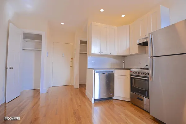 Rented by Citi Habitats | media 12