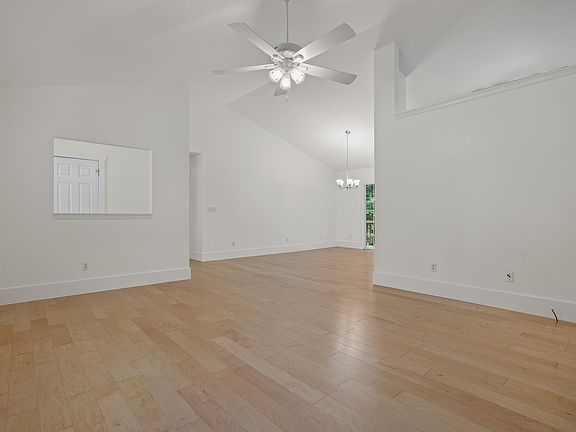5th image of 11 Rockwood Ln