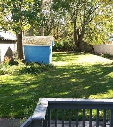 5th image of 267 Lake Shore Dr E