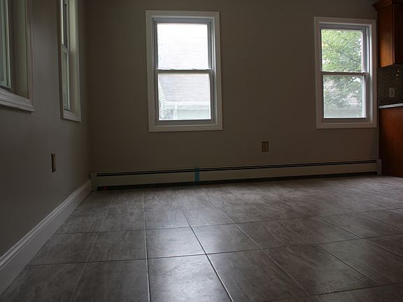 5th image of 52 Norfolk St