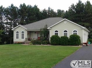 45224 Paradise Rd, Chassell, MI 49916