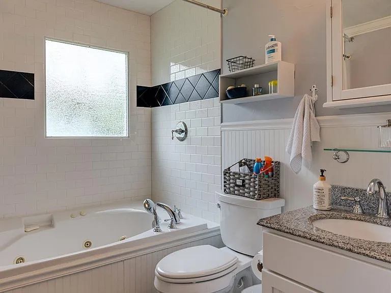 4240 Westmont Ct — Photo 17