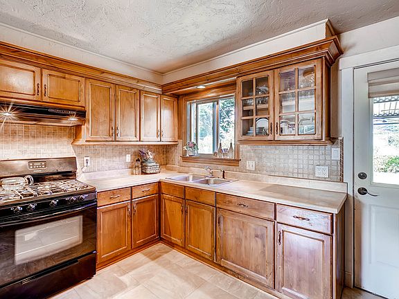 5th image of 1931 S Julian Cir