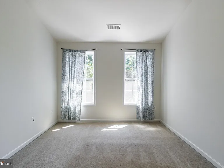 23409 Berkeley Meadows Dr — Photo 29