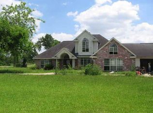 213 Main St, Winnie, TX 77665