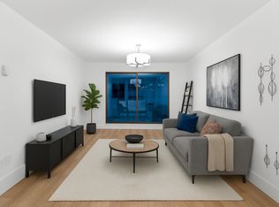 1422 E 3rd Ave #202, Vancouver, BC V5N 5R5