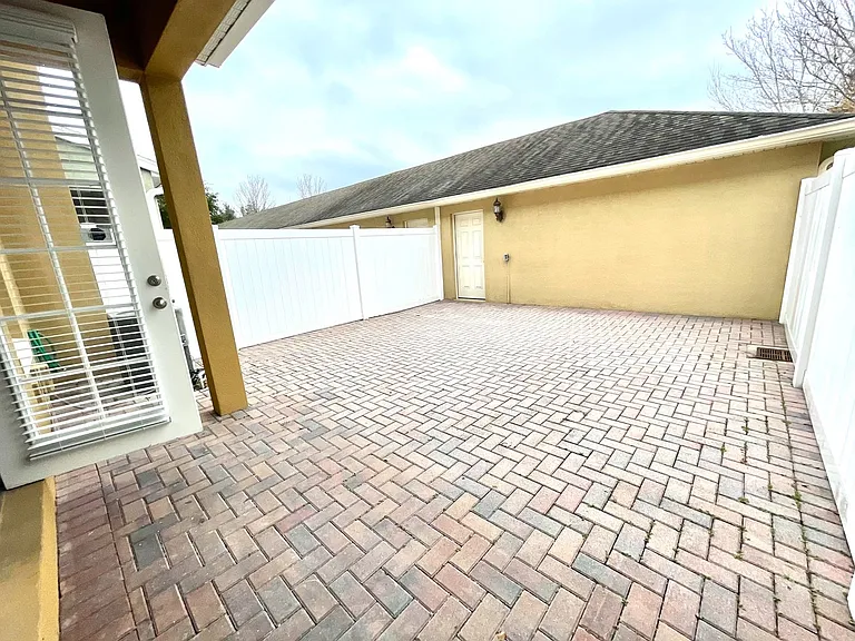 7727 Fairgrove Ave — Photo 13