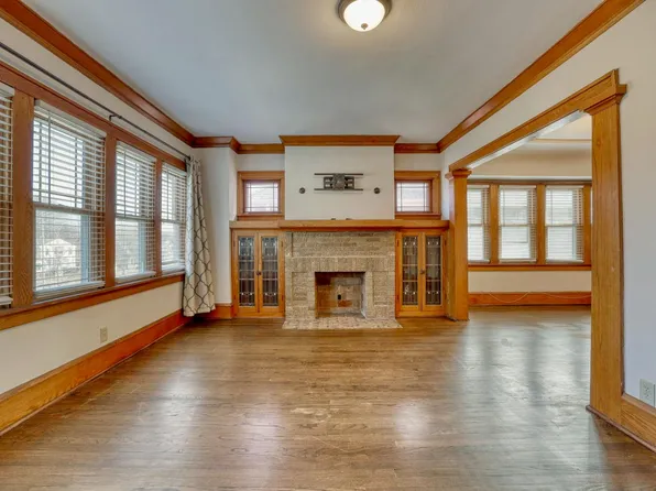 5113 W Wisconsin Ave #5115, Milwaukee, WI 53208