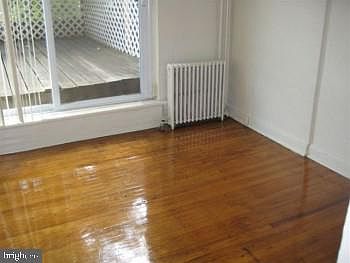 3rd image of 1934 Waverly St APT C205