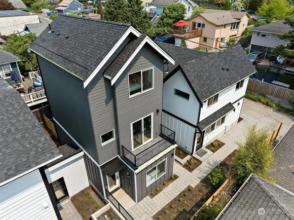 4430 47th Avenue SW #B, Seattle, WA 98116