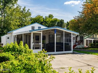 572 Flamingo Cir, Townsend, TN 37882