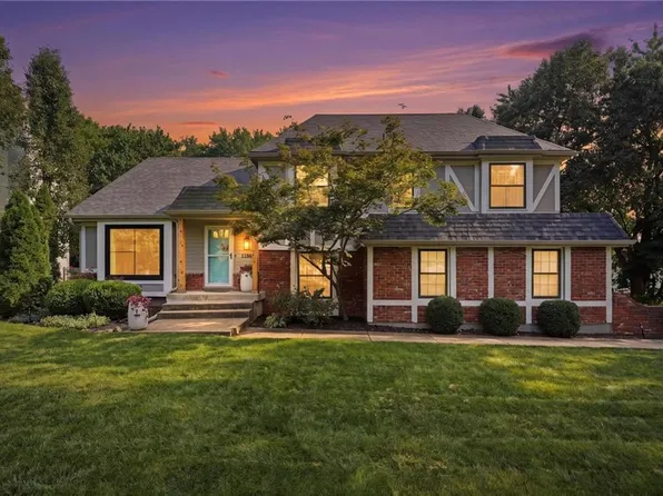 12860 Sagamore Rd, Leawood, KS 66209