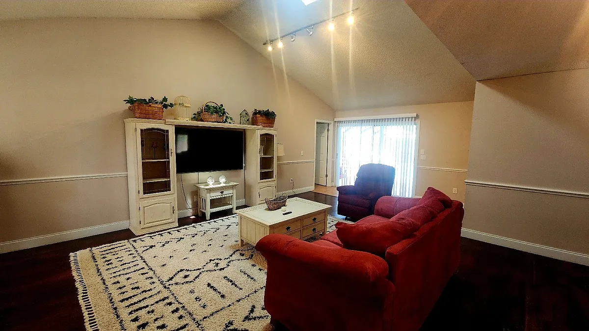 Building Photo - 10 Blackfoot Ct