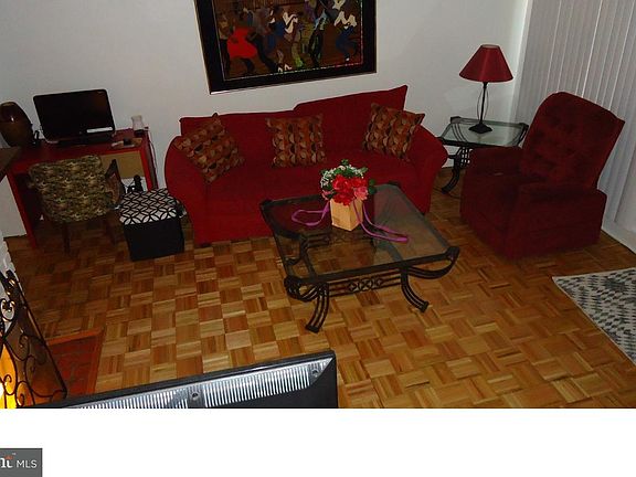2nd image of 6827 N Bouvier St