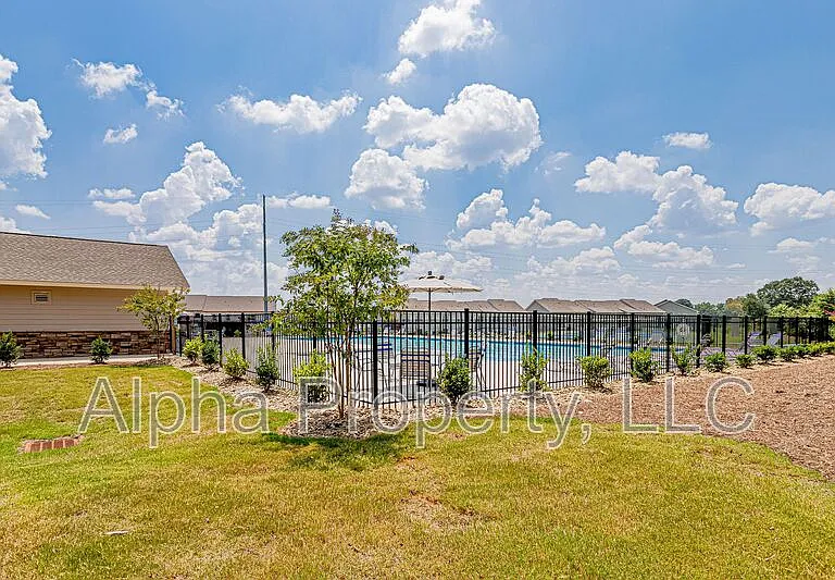 540 Yellow Fox Rd — Photo 37