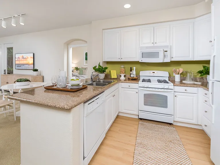 Gateway Apartment Homes — Photo 12