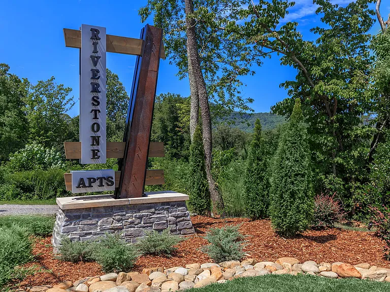 Riverstone Apartments at Long Shoals — Photo 99