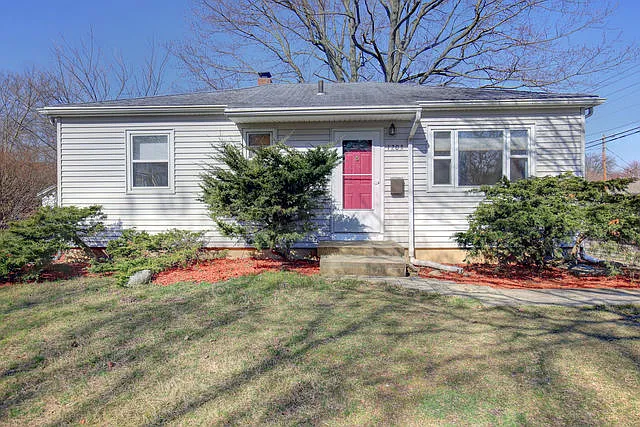 1203 S Anderson St photo 1