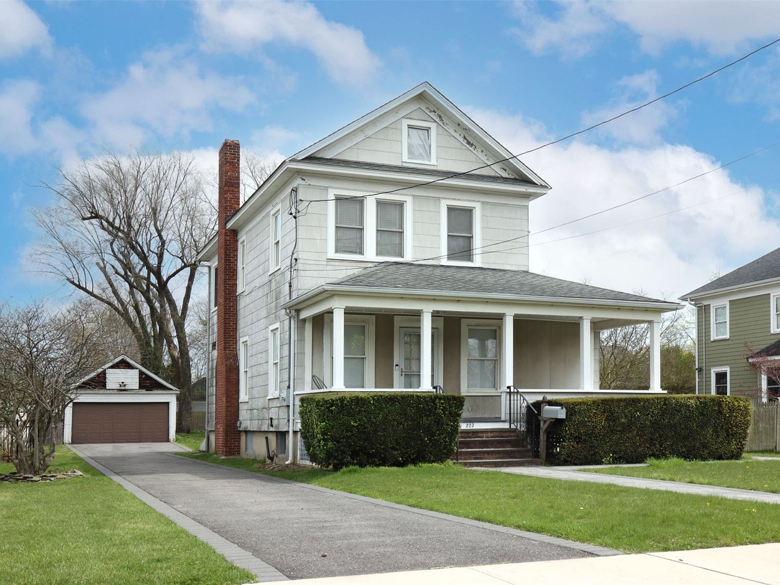 223 Cedar Ave, Patchogue, NY 11772 Zillow