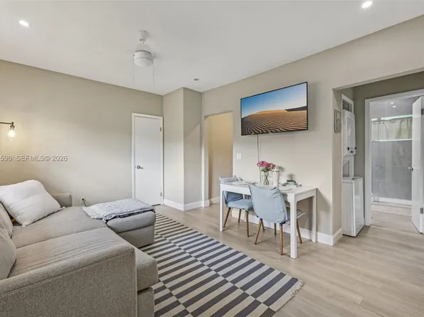 7845 NE Bayshore Ct APT 16, Miami, FL 33138