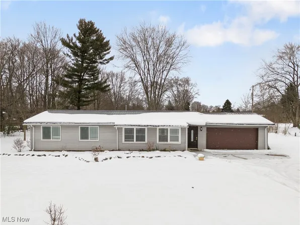 18813 Chillicothe Rd, Chagrin Falls, OH 44023