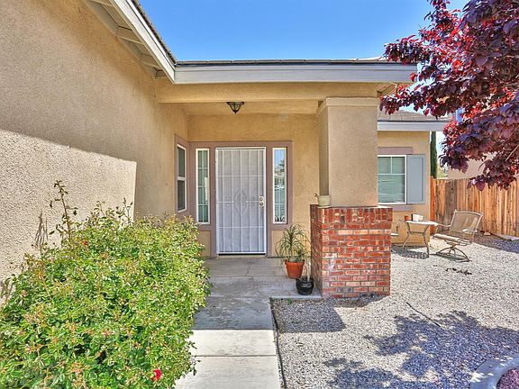 3rd image of 14741 Indian Wells Dr