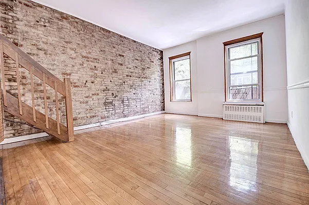 Rented by Urbane Brokerage | media 29