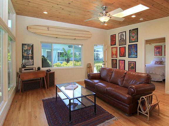 3rd image of 23921 E Cliff Dr