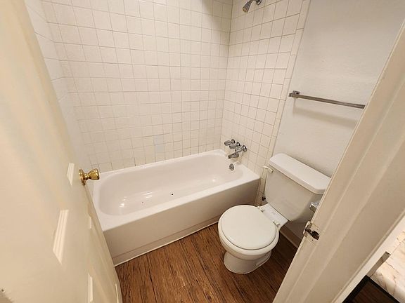 4th image of 921 12th St APT 102