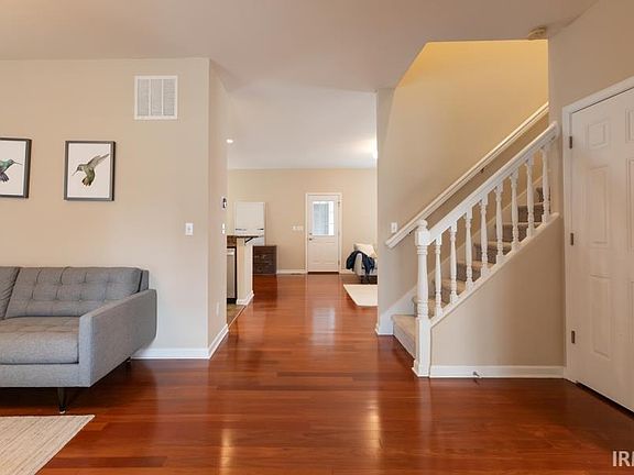 5th image of 1619 S Renwick Blvd