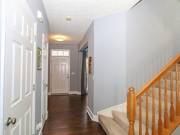 3rd image of 7259 Mariemont Cres