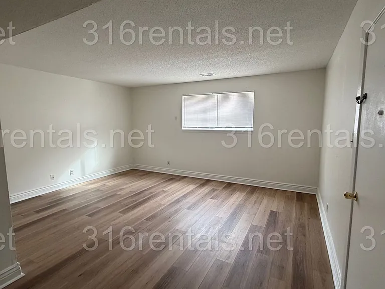 $700 - Bailey Court Apartments - Newly Renovated 2 Bedroom, 1.5 Bathroom! — Photo 4
