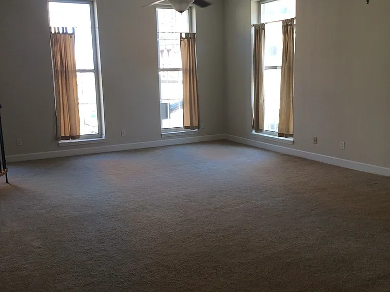 200 S Walnut St #200-apt 2C — Photo 1