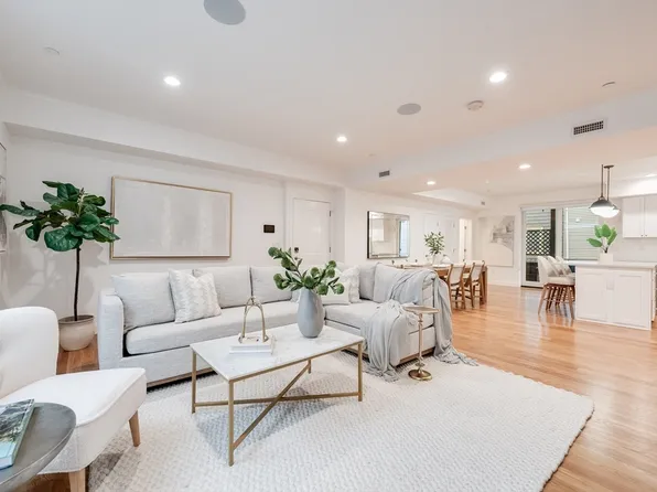 260 Gold St Unit 101, Boston, MA 02127