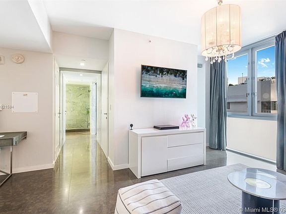 3rd image of 220 21st St APT 312