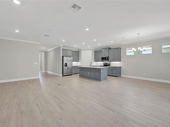 2nd image of 319 Tamarindo Ln